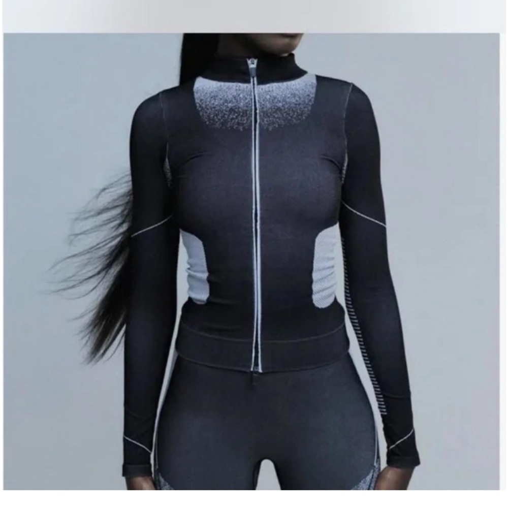 LAPP the brand 2 piece set zip up top and leggings